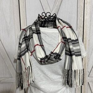 Croft & Barrow Black and White Checkered Scarf